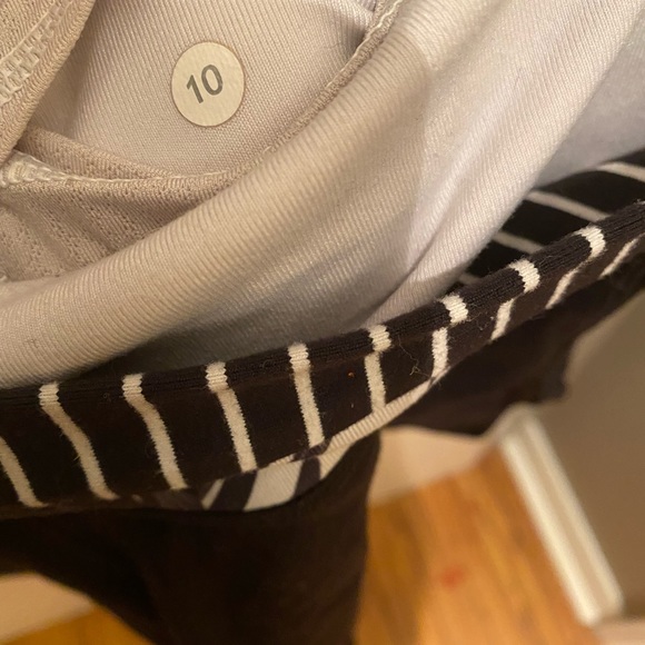 Lululemon shorts - Picture 4 of 4